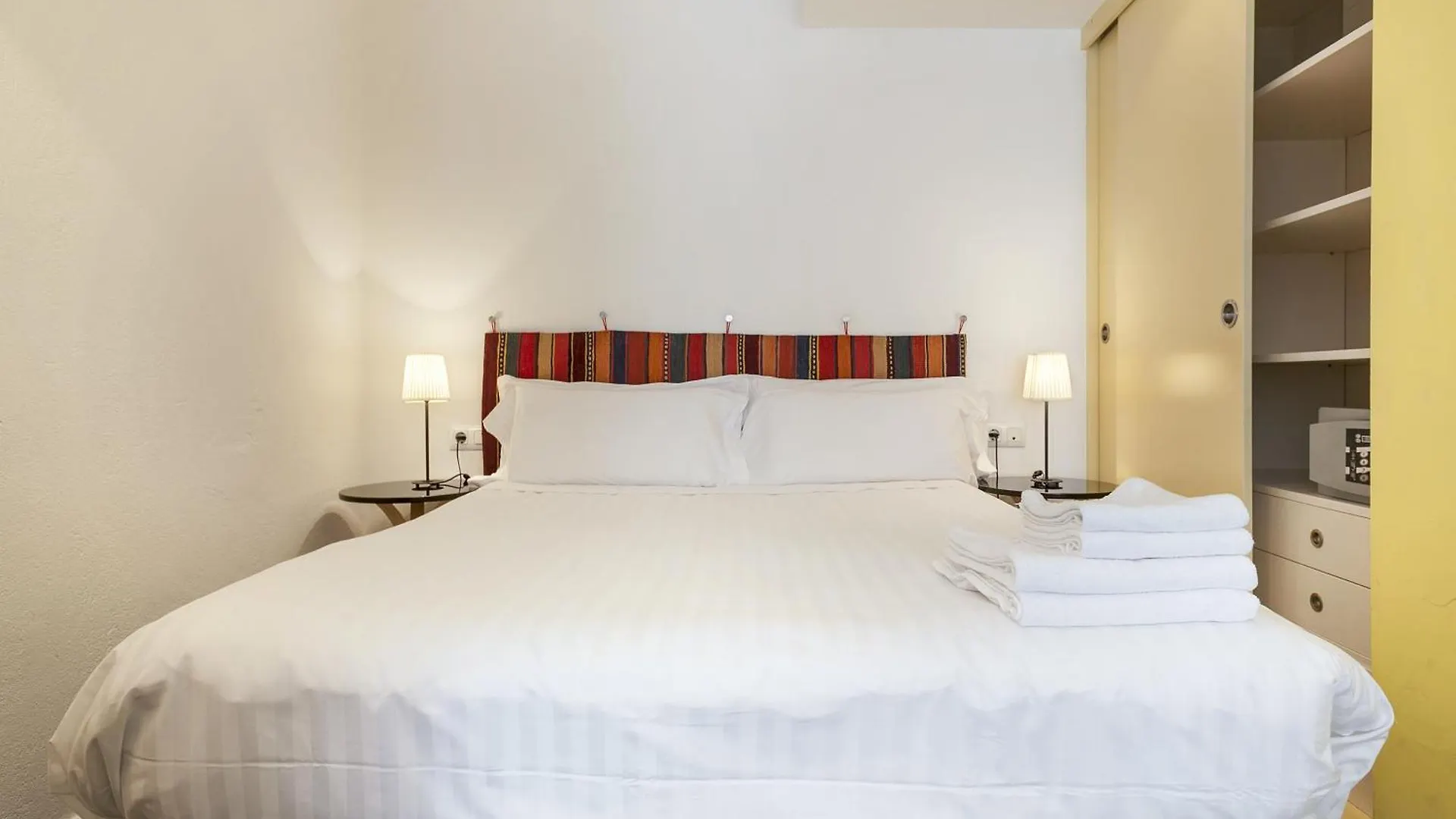 Inside Barcelona Apartments Esparteria Spanyolország